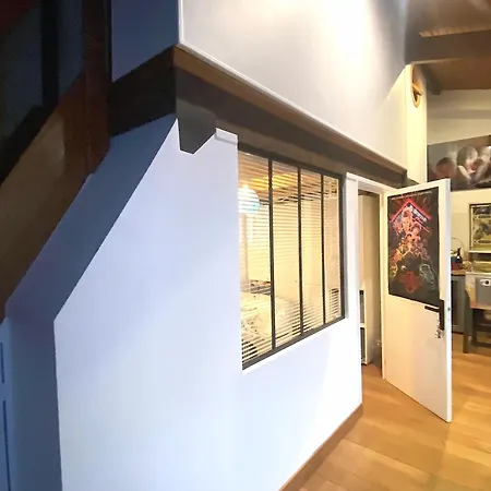 Loft Character With A View Of Court Apartment Paris Exterior photo